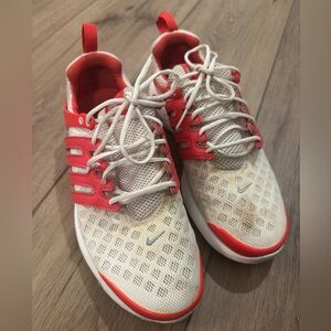 Nike White and Red / Coral Sneakers, Women’s 8.5